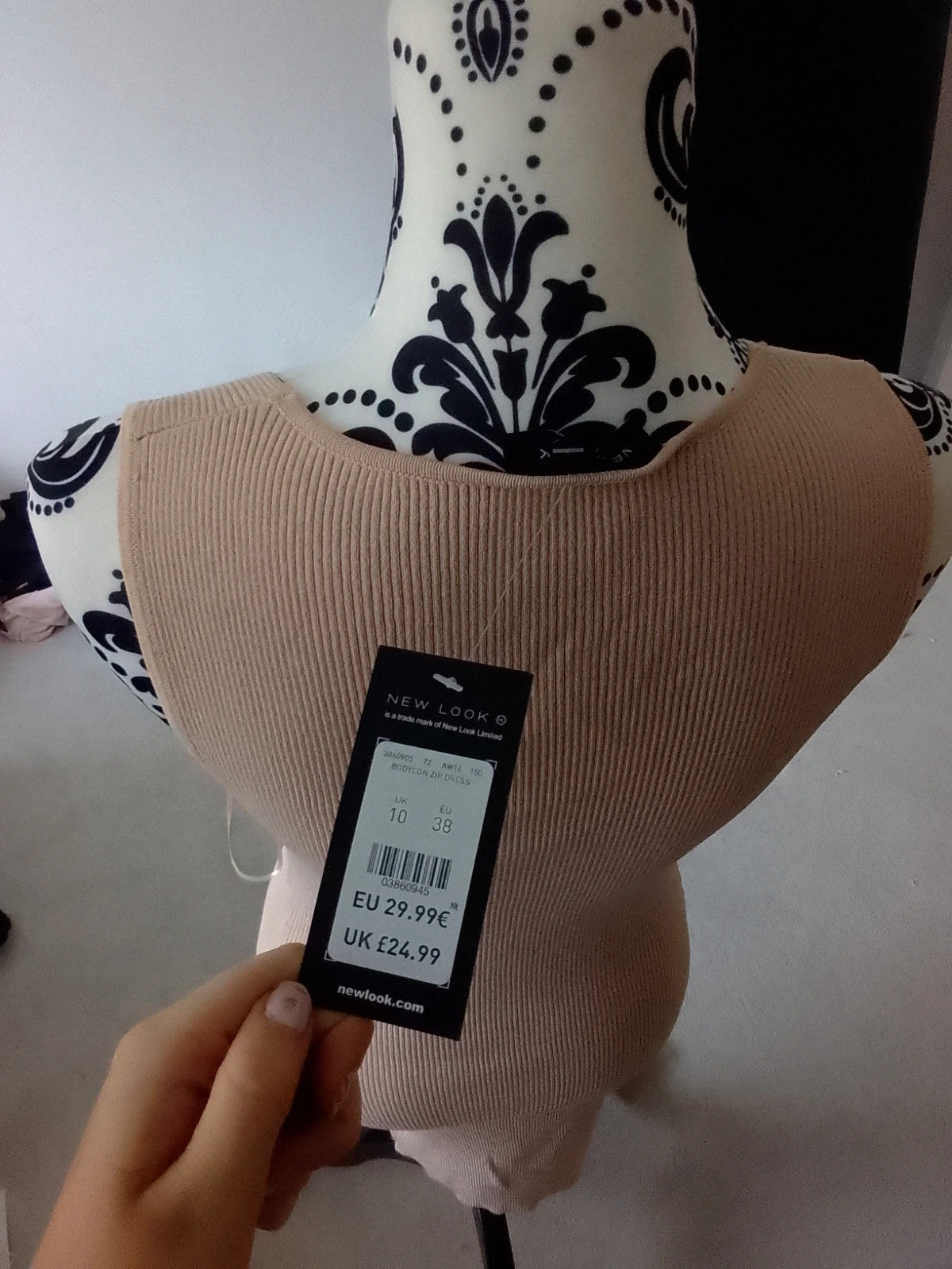 New Look beige midi dress with pockets, brand new with tags, perfect condition.