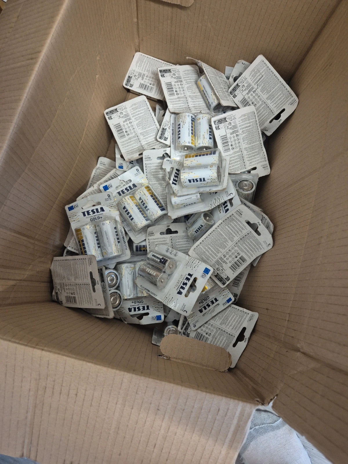 Tesla white general purpose batteries size C and D, brand new, multiple available.