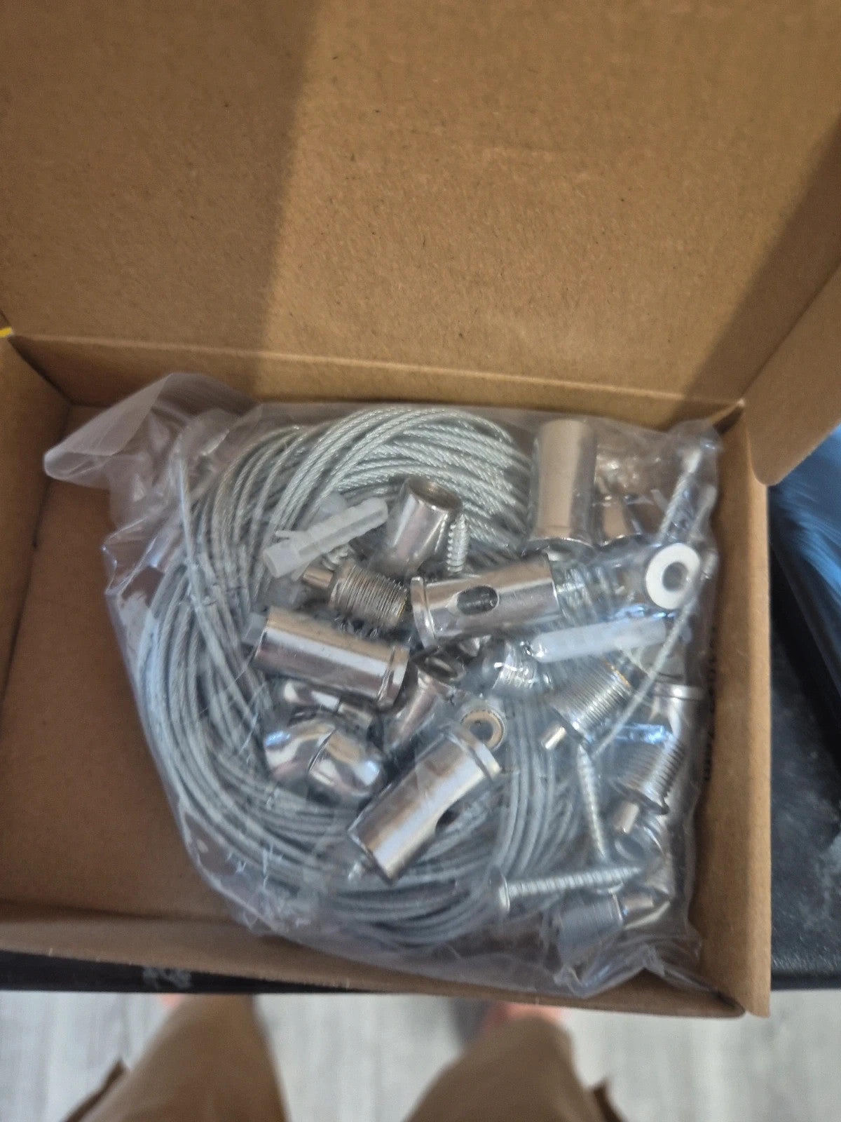 Accessoires silver ceiling hanging wire cable kit with fittings and clamps, unused condition.