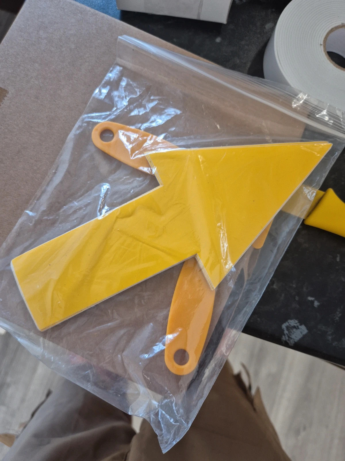 Accessories yellow arrow sticker with plastic scrapers, brand new condition.